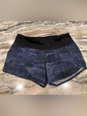 RARE lululemon athletica Run Times Short 4-way Stretch 4” LIKE NEW Sz 4